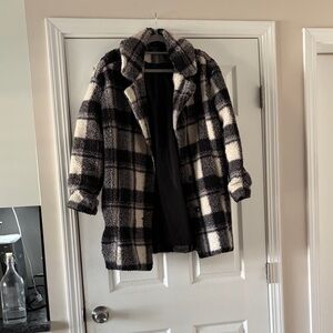 Love Tree Black and Cream Plaid Sherpa Jacket
